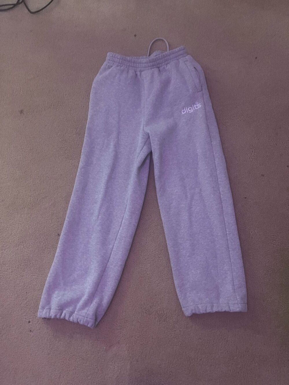 Digits grey sweatpants ajustable cuffs and zipper pockets